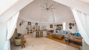 Luxury Villa, 2 Bedrooms (Mlima) | Living area