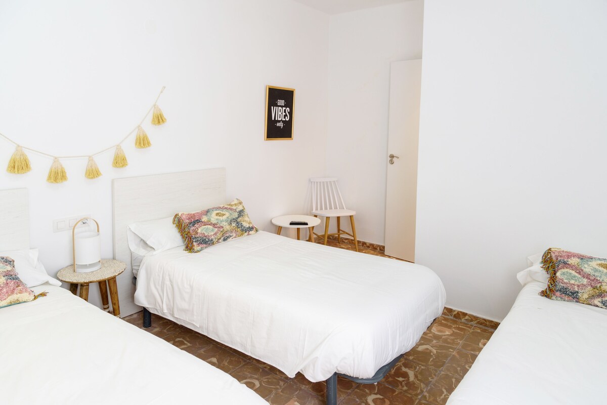 Chambre Triple, 3 lits une place