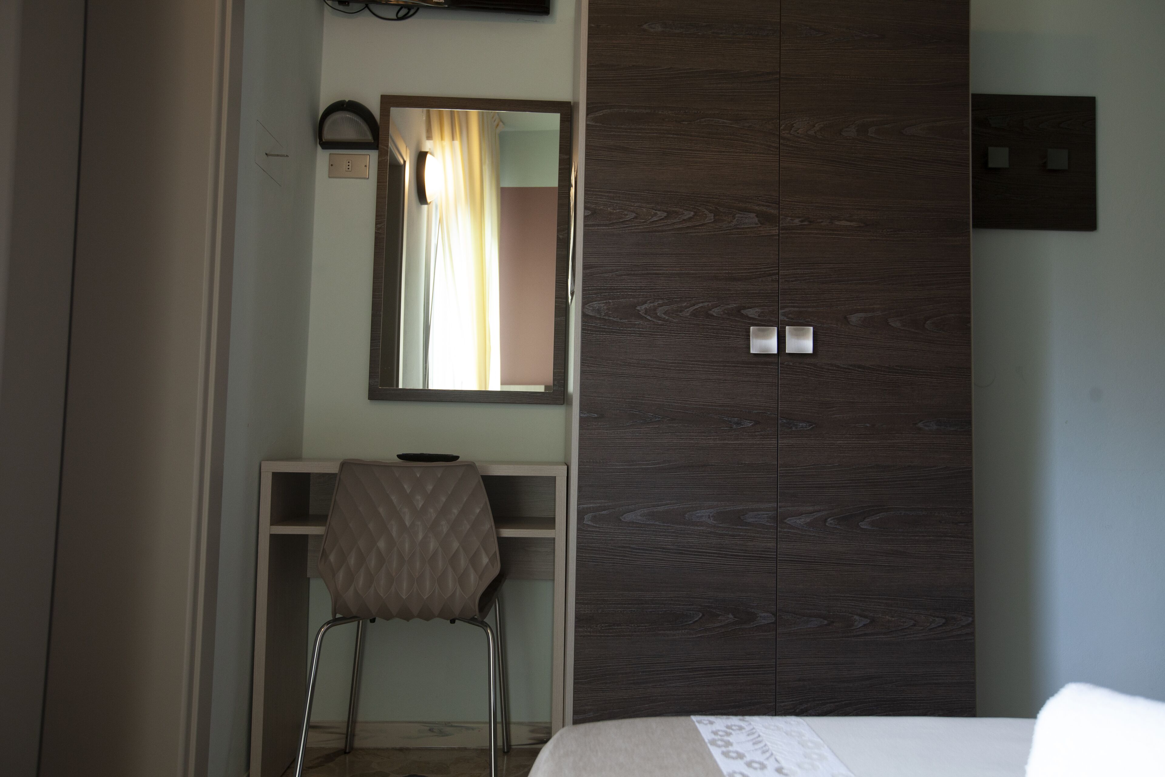 Single Room, Balcony | Minibar, in-room safe, desk, cots/infant beds