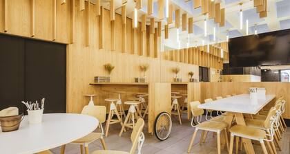 Residencia Universitaria Resa Claudio Coello - Campus Accomodation