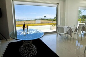 Desayuno buffet incluido todos los días