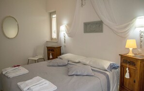 Vil·la de disseny, vistes al turó | Decoració individual, mobiliari individual i escriptori 