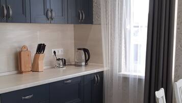 Apartment | Eigene Küche | Großer Kühlschrank, Mikrowelle, Ofen, Herdplatte