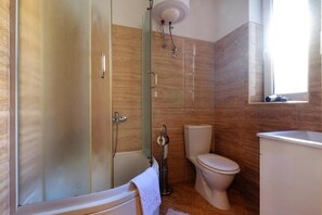 City Apartment | Bathroom