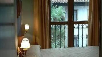 Cortines opaques, bressols gratuïts, llits addicionals i wifi gratuïta