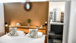 Standard-Doppel- oder -Zweibettzimmer, Mehrere Betten, Nichtraucher, Bergblick | Verdunkelungsvorhänge, Bügeleisen/Bügelbrett, Babybetten, Zustellbetten