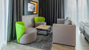 Junior Suite, 1 Queen Bed | Hypo-allergenic bedding available, in-room safe, desk, laptop workspace - elaya hotel kevelaer, Trademark Collection by Wyndham (Kevelaer)