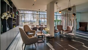 Lobby - elaya hotel kevelaer, Trademark Collection by Wyndham (Kevelaer)