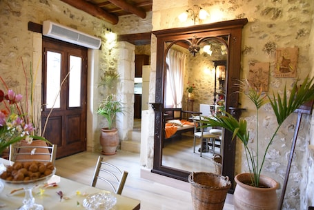 Servicio a la habitación. Crete Villa Estia