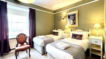 Deluxe Room, Ensuite, Courtyard View | Individually decorated, individually furnished, blackout drapes