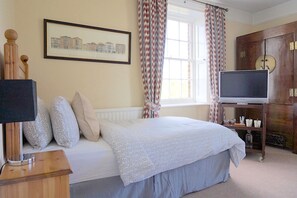 بديكورات فريدة لكل غرفة وطراز فريد لكل وحدة ومكتب ومكواة/لوح كي