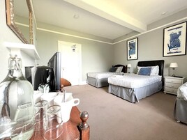 Habitación clásica, no fumadores, vistas al jardín | Decoración individual, mobiliario individual, escritorio