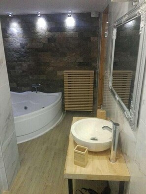 Departamento, sauna | Baño | Regadera y toallas 