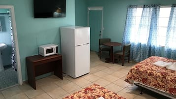 Deluxe Room, 2 Double Beds, Non Smoking | Individually decorated, individually furnished, bed sheets