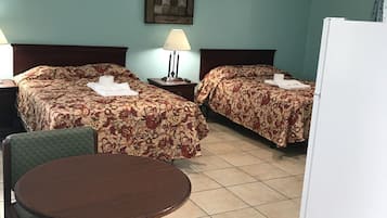 Kamar Deluks, 2 Tempat Tidur Double, Bebas Asap Rokok | Kamar mandi | Bathtub, bathtub besar, dan handuk