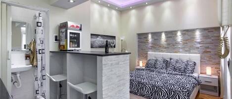 Deluxe Studio | Living area