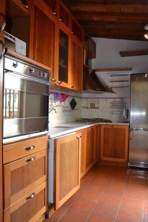 Apartment, 3 Schlafzimmer | Eigene Küche | Großer Kühlschrank, Mikrowelle, Ofen, Herdplatte