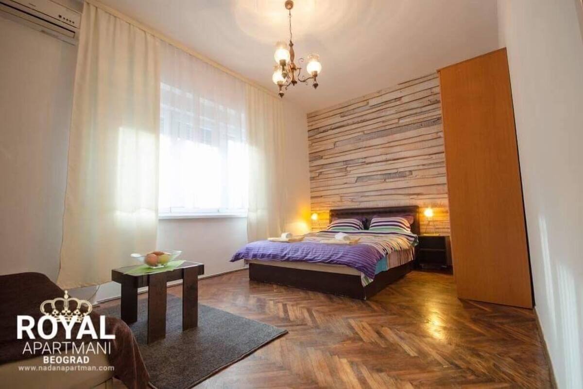 Apartamento (City Center) | Quartos à prova de som, ferros/tábuas de passar roupa, Wi-Fi de cortesia
