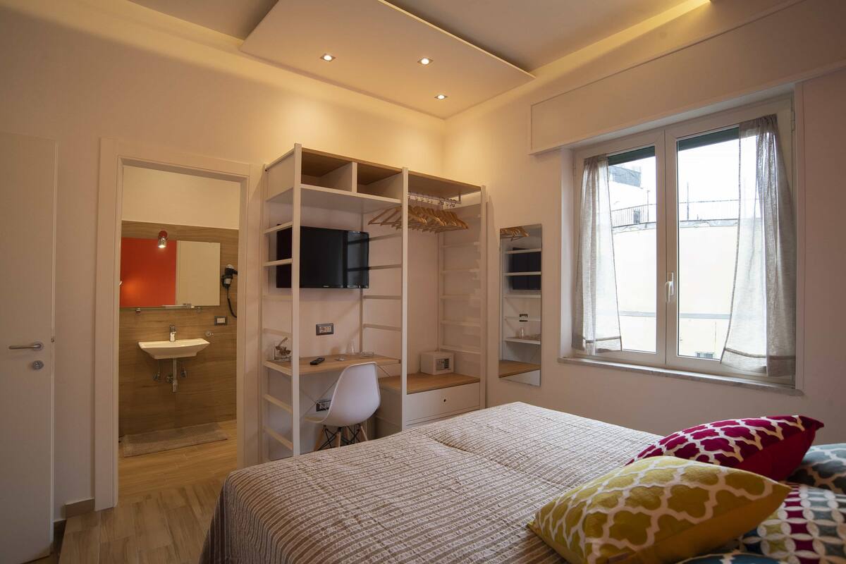 Double or Twin Room (Fontana) | Premium bedding, minibar (free items), in-room safe, desk