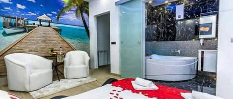 Apartment, Jetted Tub | In-room safe, desk, soundproofing, iron/ironing board