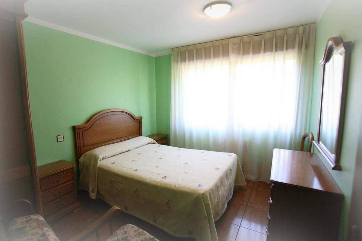 Habitación con 1 cama matrimonial o 2 individuales | Cunas gratuitas y wifi gratis