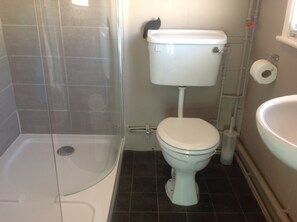 Bathroom - Ventnor Holiday Villas (Seaview)