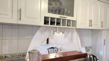 Classic Apartment (608) | Private kitchen | Fridge, microwave, stovetop, coffee/tea maker