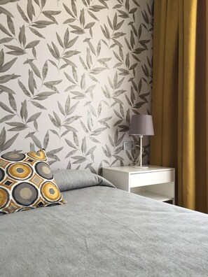 Desk, free WiFi, bed sheets - Hotel Las Americas – Mares (Velez-Malaga)