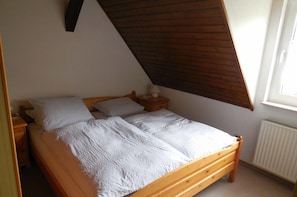 Apartment, 1 Schlafzimmer | Daunenbettdecken, individuell dekoriert, individuell eingerichtet