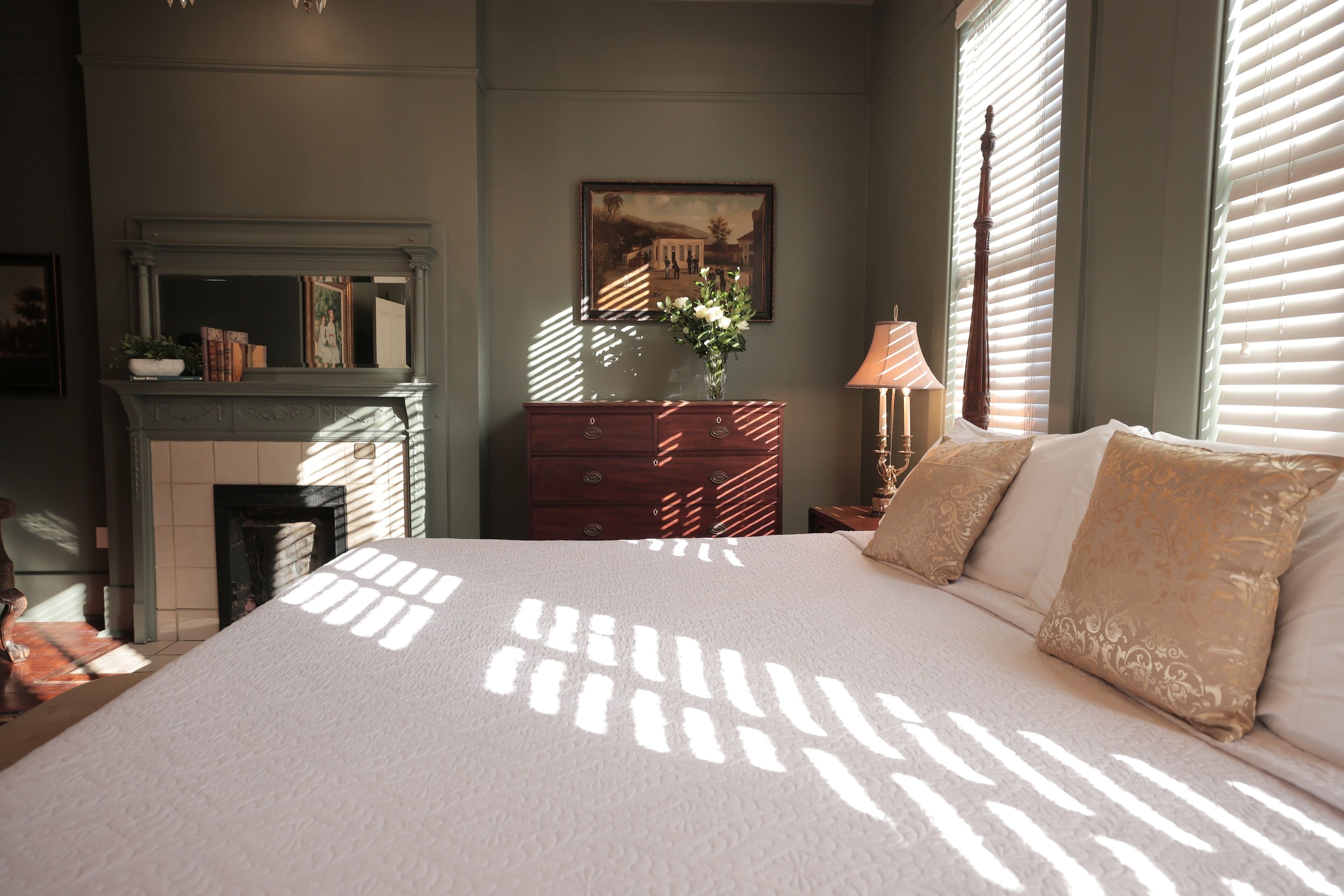 尊荣客房, 1 张特大床, 无烟房 (401 Wrest) | 特色装修、特色家居、遮光窗帘、熨斗/熨衣板