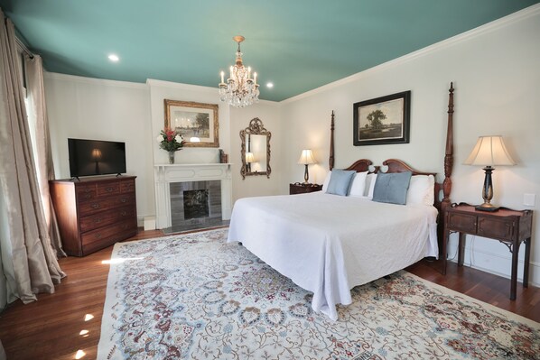 Premium Room, 1 King Bed, Non Smoking (304 Westmorland)