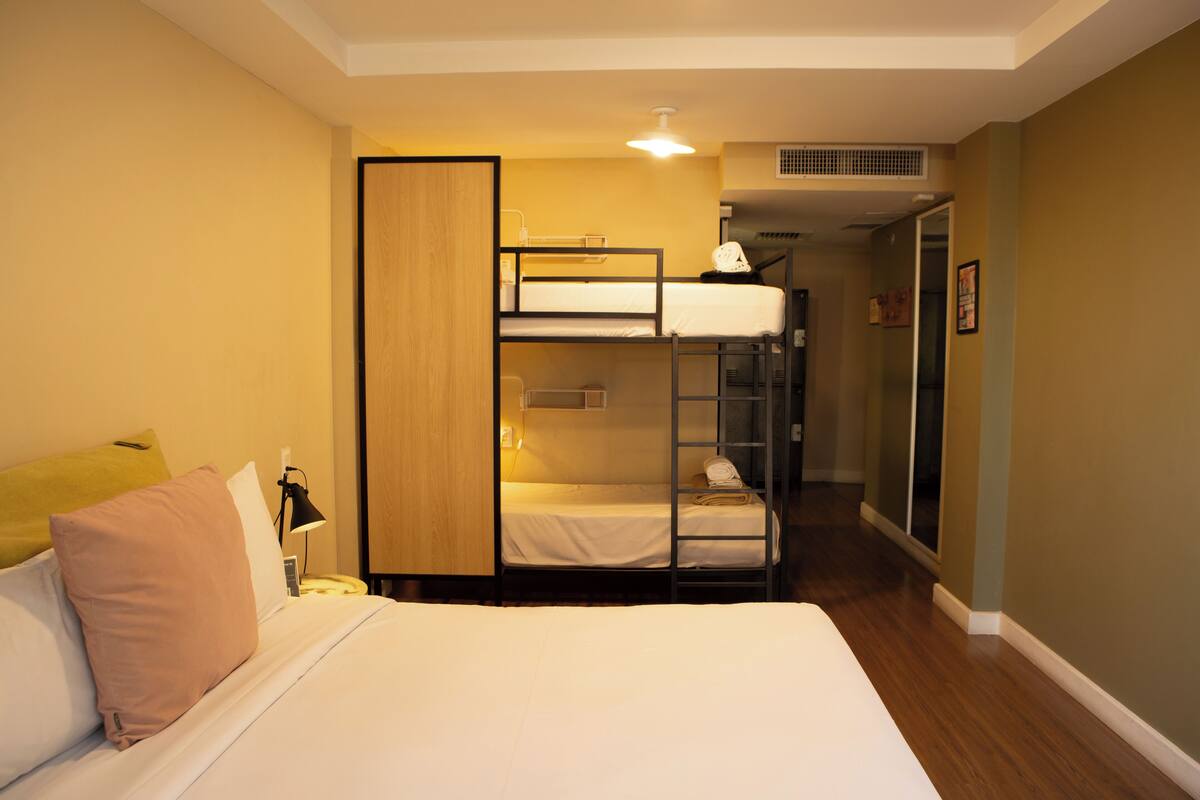 Family Room | WiFi (free), bed sheets
