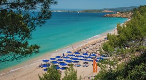 Beach nearby, beach towels, beach bar - Klaritz Suites (Kefalonia)