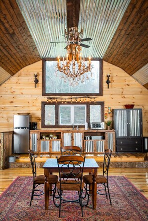 Fridge, microwave, oven, stovetop - Starry Nights: Farm Stay, Zip Lines, Fishing & Petting Zoo? (Watauga County)