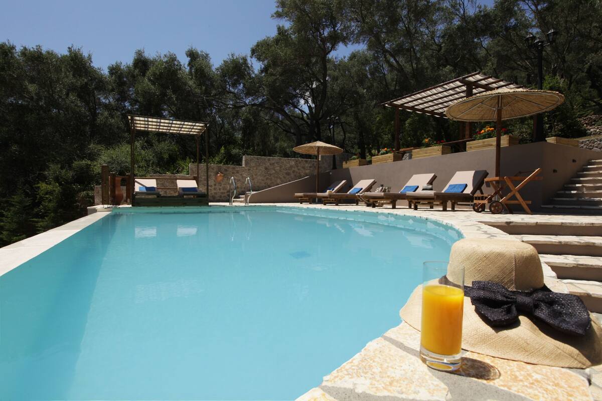 Luxury Villa, 4 Bedrooms, Sea View, Sea Facing | Blackout drapes, iron/ironing board, WiFi (free), bed sheets
