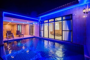 Pool - Like Family-Friendly (Top pool villa, Pattaya City, Banglamung)