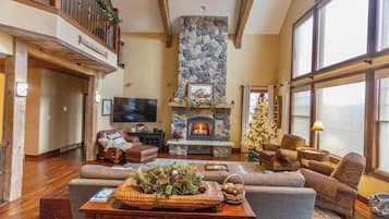 Smart TV, fireplace, video games, table tennis