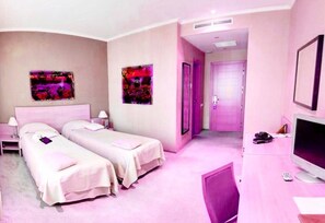 Deluxe Double Room | In-room safe, desk, iron/ironing board, rollaway beds - At Home (Solna)