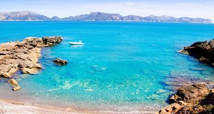 V. Villa Camila next to Sant Pere Beach