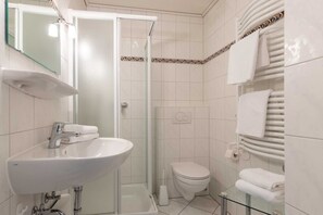 Unclassified image, 3 of 20, button