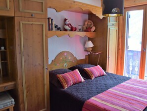 2 bedrooms