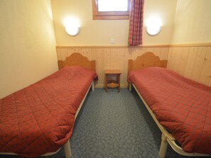 3 camere