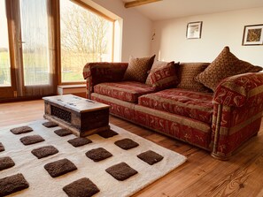 Luxury Cabin, Private Bathroom | Living area