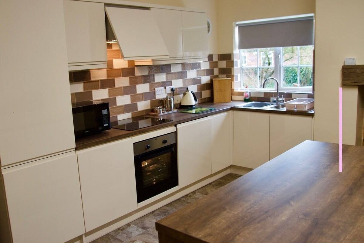 Premier Cottage, Private Bathroom (Ivy) | Private kitchen