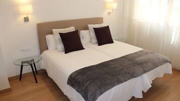 Habitación estándar con 2 camas individuales, 2 camas individuales, no fumadores | Ropa de cama de alta calidad, edredones de plumas, minibar