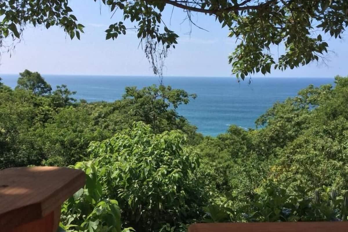 Egyptian cotton sheets, premium bedding, in-room safe