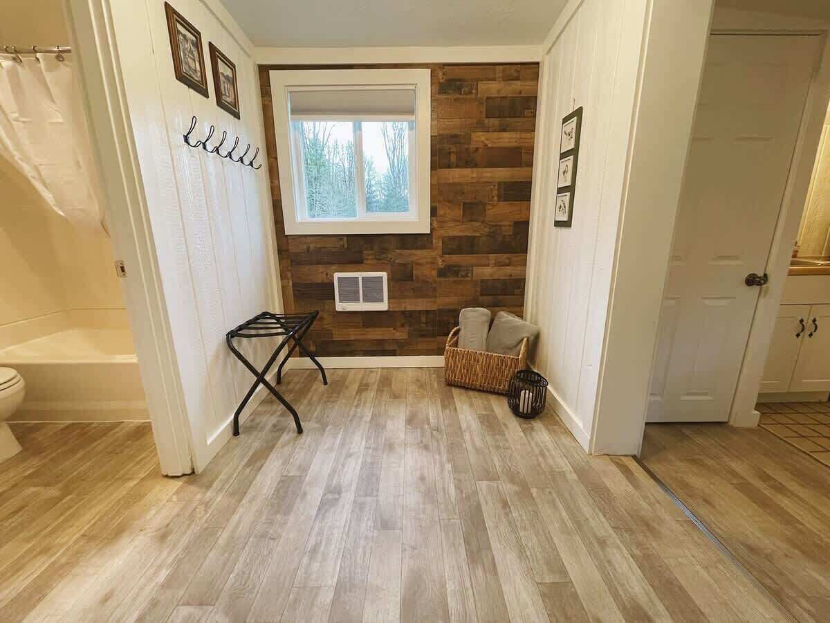Combined shower/tub, hair dryer