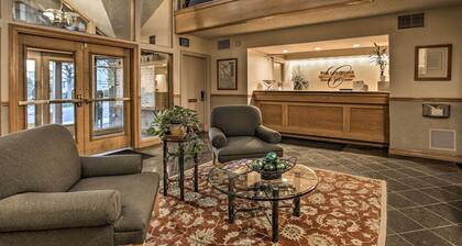 Greenwood Village Condo w/ Pool Access!