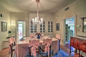 Dining - Walk to Main St Action! Spacious Historic Retreat (Fredericksburg)
