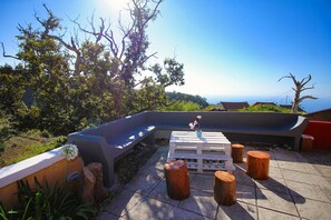 Terrace/patio - Casa Benedita | Countryside House with Mountain & Sea View (Ponta do Pargo, Madeira)